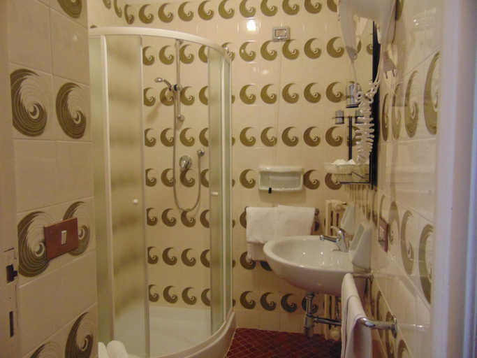Bathroom 4, Albergo Rossana, Siena