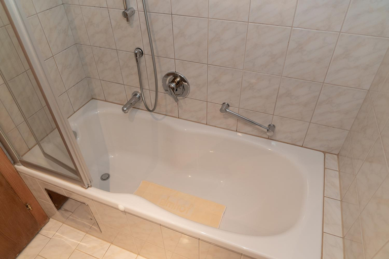 Bathroom 5, Superior Wellnesshotel Mein Almhof 4 S, Landeck