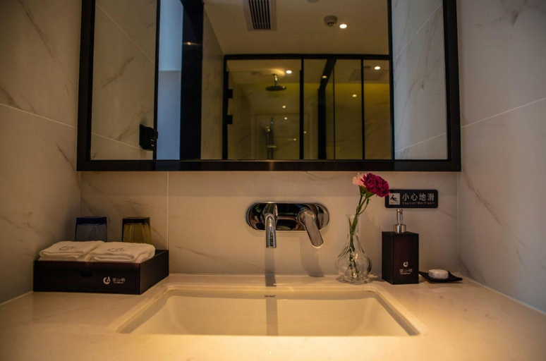 Bathroom, Theme Light Luxury Hotel Chongqing Guanghuan Shopping Street, Chongqing