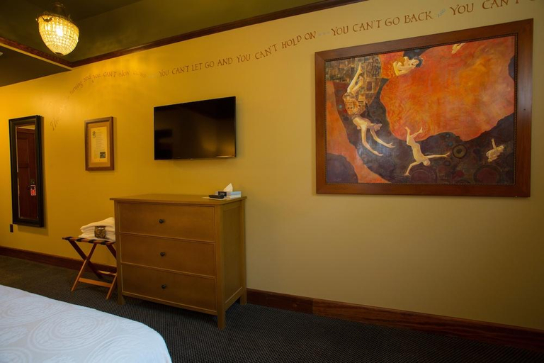 Bedroom 3, McMenamins Anderson School, King
