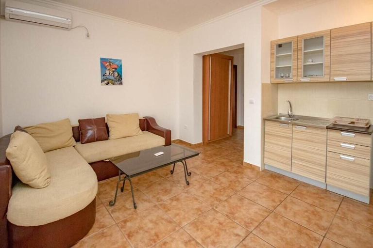 Living area, Sea Whisper Apartment