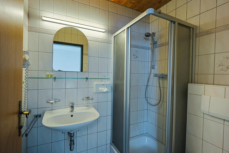 Bathroom 5, Gotznerhof - Self-Check-in, Innsbruck Land