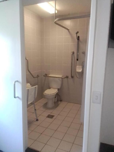 Bathroom 3, SUN1 Vereeniging, Sedibeng