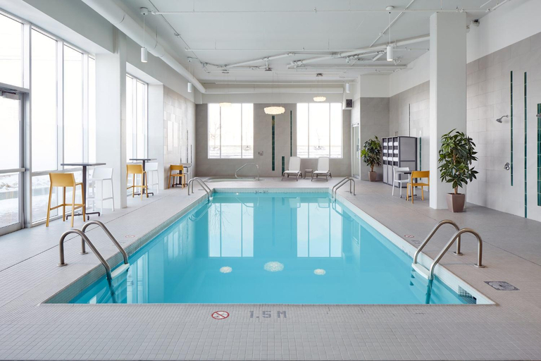 Sport & Beauty 5, Holiday Inn & Suites MONTREAL AIRPORT by IHG, Montréal