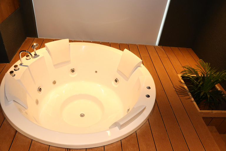 Bathroom 4, Dreamz Inn and Suites, Sahibzada Ajit Singh Nagar