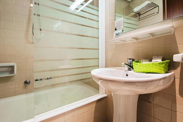 Bathroom 5, Hotel Vejo, Cantabria
