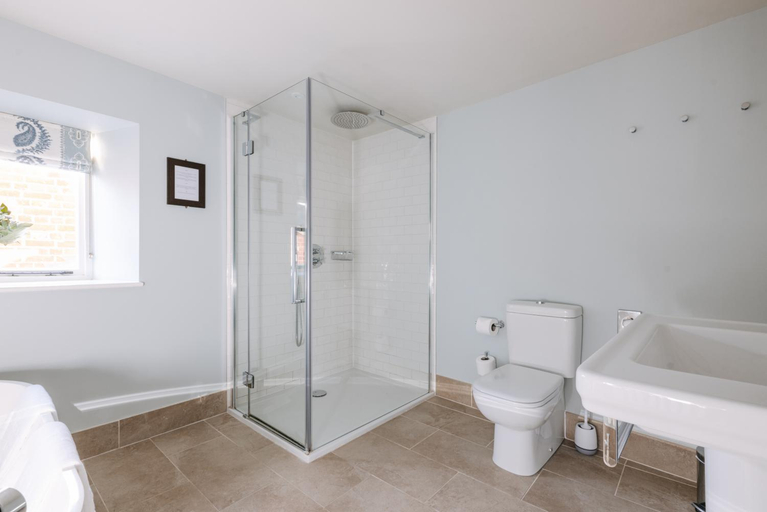 Bathroom 3, Victoria, Norfolk