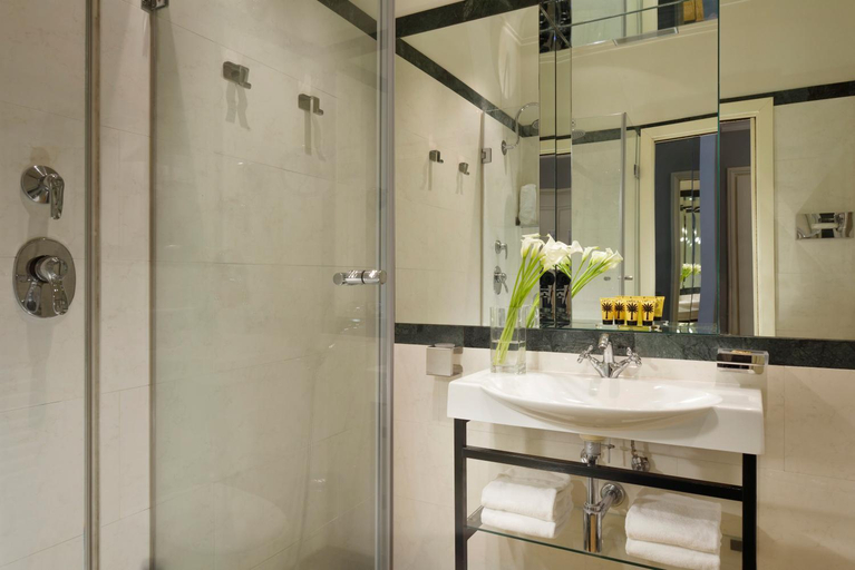 Bathroom 5, Leon's Place Hotel In Rome, Rome