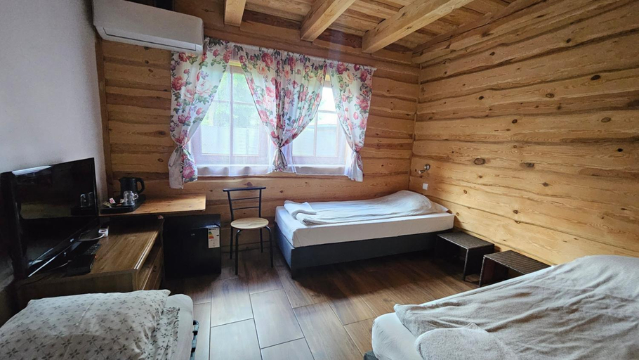 Bedroom, Wyspa Kampinos, Sochaczew