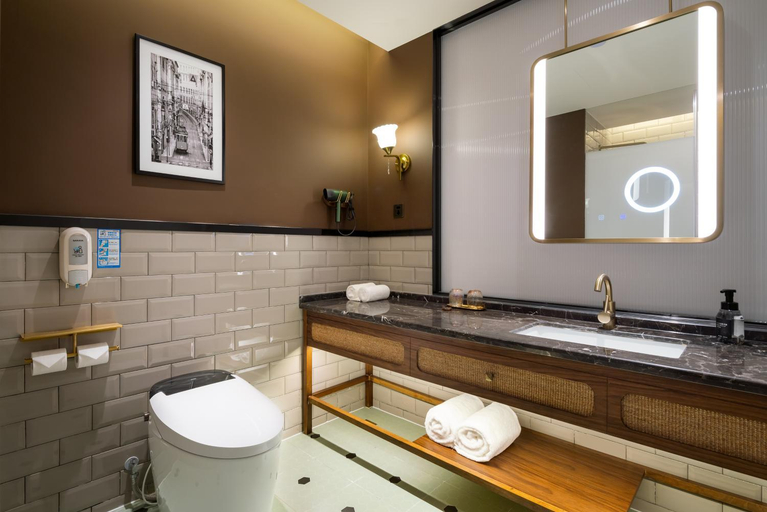 Bathroom 4, A Memory Hotel, Beijing