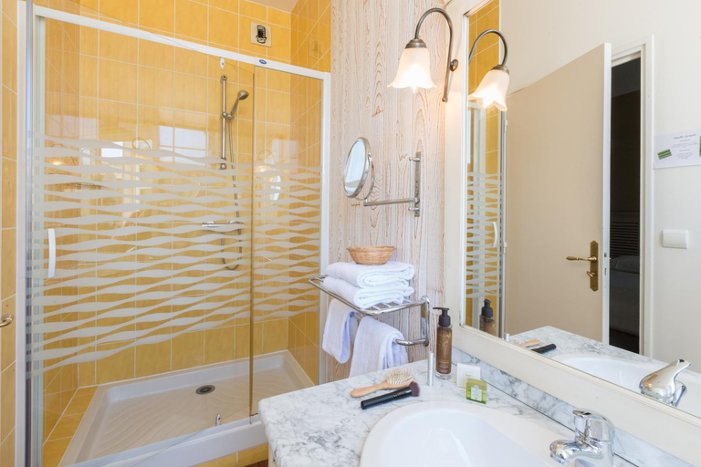 Bathroom 4, Le Beaulieu - Hotel et Restaurant - Logis Hotels, Corrèze