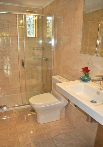 Bathroom, Holiday House Angelos D on Agios Gordios Beach, Ionian Islands