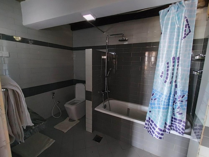 Bathroom 4, Manudi Glenfallsedge Rest B&B, Nuwara Eliya
