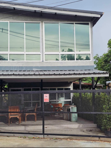 Entrance, The Bird Nest Homestay& Coffee Shop, Phra Pradaeng