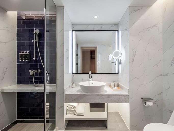 Bathroom, Kyriad Marvelous Hotel Dongguan Humen Wanda High-speed Railway Station, Dongguan