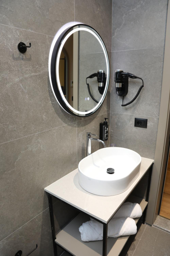 Bathroom 3, Kruja Luxury Suites, Krujës