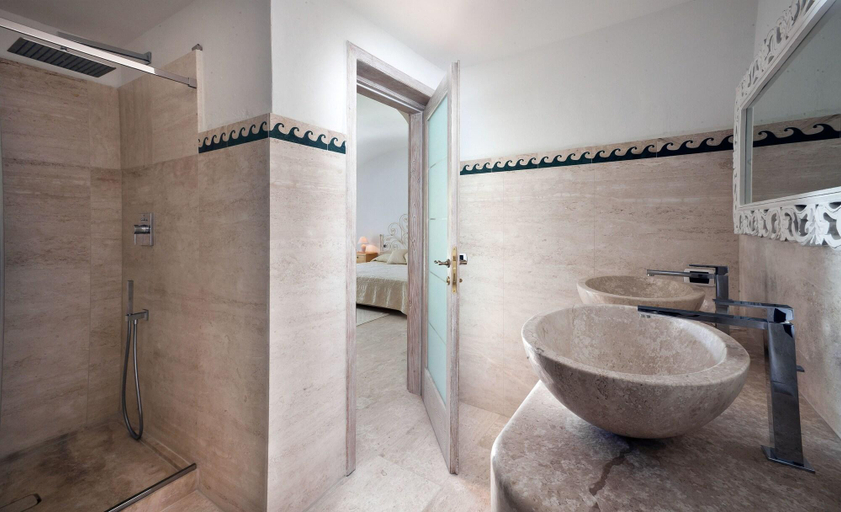 Bathroom 4, Hotel Pulicinu, Olbia-Tempio