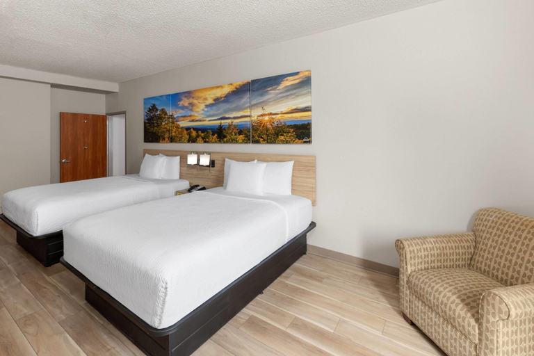 Bedroom 3, Days Inn by Wyndham Tulsa Central, Tulsa