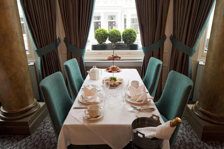 Food & Drinks 5, Gem Strathmore Hotel, London
