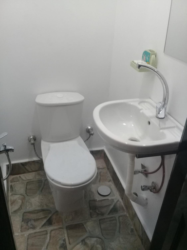 Bathroom, Toman Pyramids hotel, Unorganized in Al Jizah
