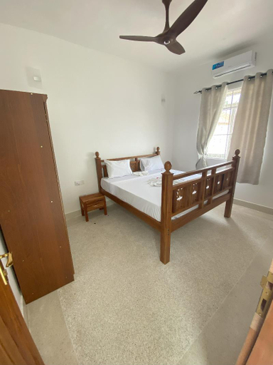 Bedroom 4, Paje White House, Kusini