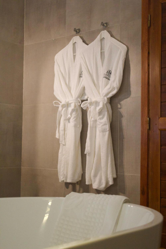 Bathroom 5, Andriana Resort & Spa, Diana