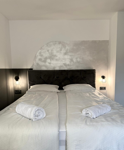 Others 2, L&L rooms, Maribor