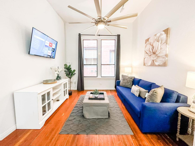 Others 4, 2BR Walk to Convention Center Free Parking, San Diego