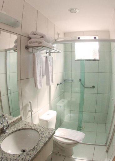Bathroom, Golden Dolphin, Caldas Novas