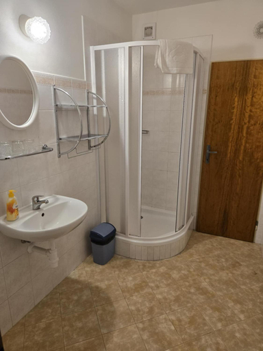 Bathroom 2, Hotel a Penzion PEGAS, Žďár nad Sázavou
