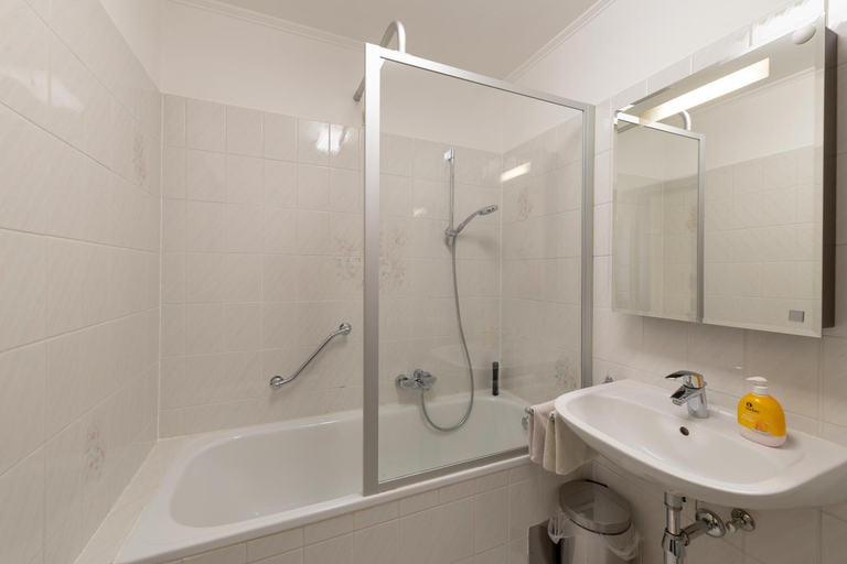 Bathroom, Pension Wienerstub'n, Baden