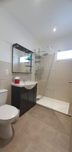 Bathroom 3, Hotel Scandola, Corse-du-Sud