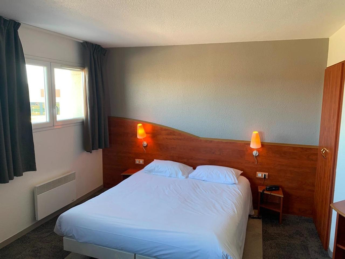Bedroom 3, CIT'HOTEL Armony Hotel, Eure
