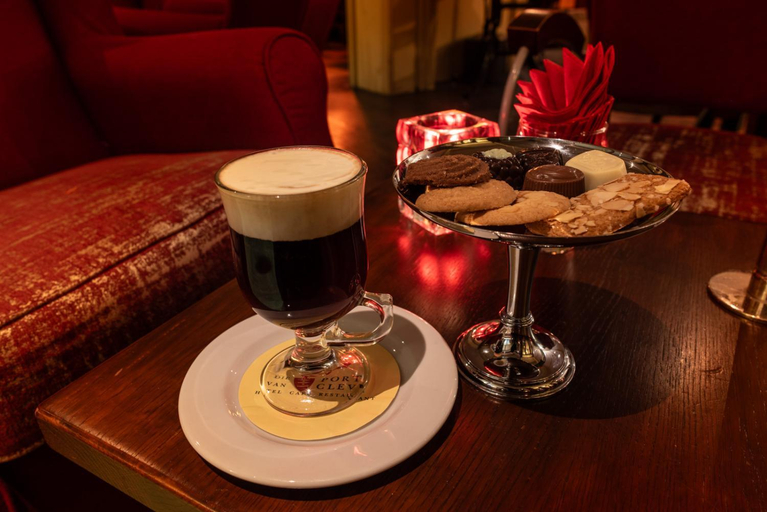 Food & Drinks 5, Die Port van Cleve, Enkhuizen