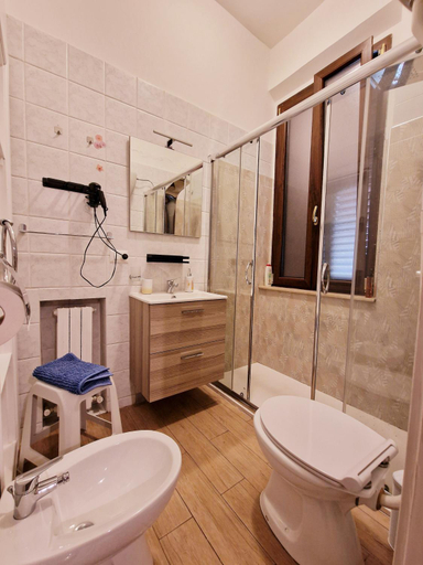 Bathroom 3, B&B Elisa, Crotone