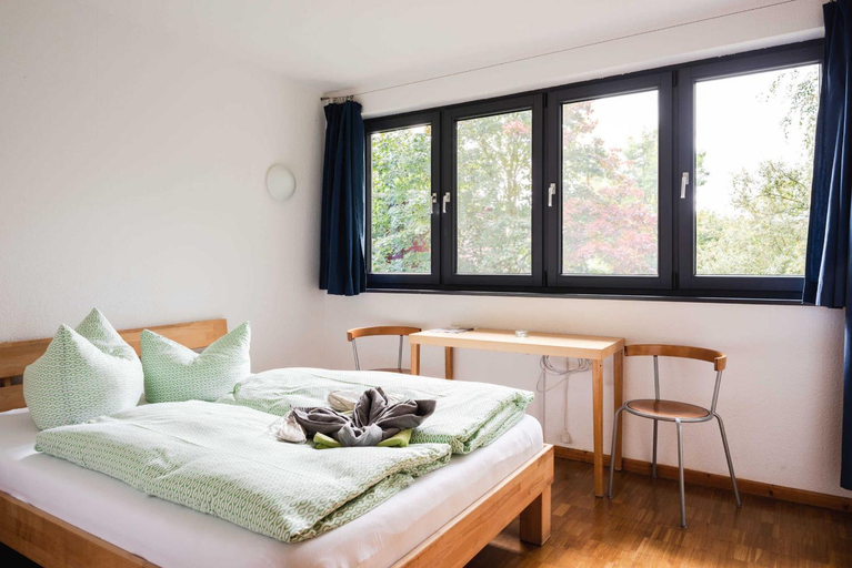 Bedroom 3, Basiskulturfabrik Oko-Hotel, Mecklenburgische Seenplatte