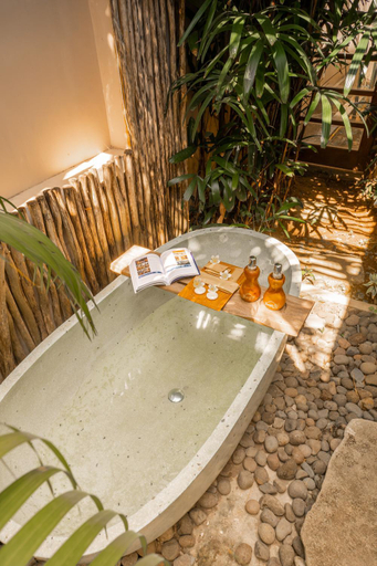 Bathroom 2, Lamoon Villas Berawa, Badung