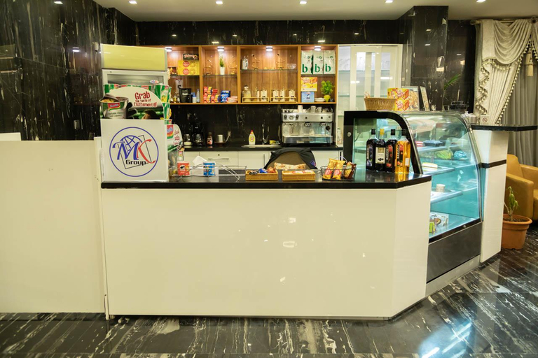 Food & Drinks