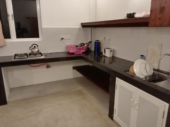Others 4, Suduwella Apartments, Habaraduwa