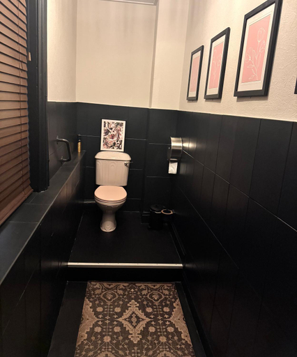 Bathroom 2, Piccadilly Central Hotel, Manchester