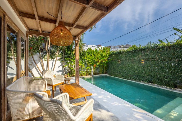 Sport & Beauty 2, Modern 3BR Villa near Beach Villa Vintage 1 Private Pool & Great Value, Badung
