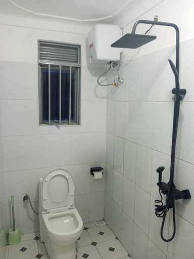 Bathroom 3, Tina Ma Hotel, Gulu