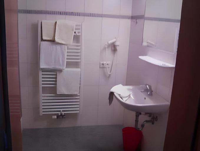 Bathroom 4, Aparthotel Waidmannsheil, Zell am See