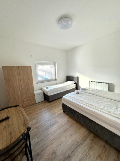 Others 4, L&L rooms, Maribor