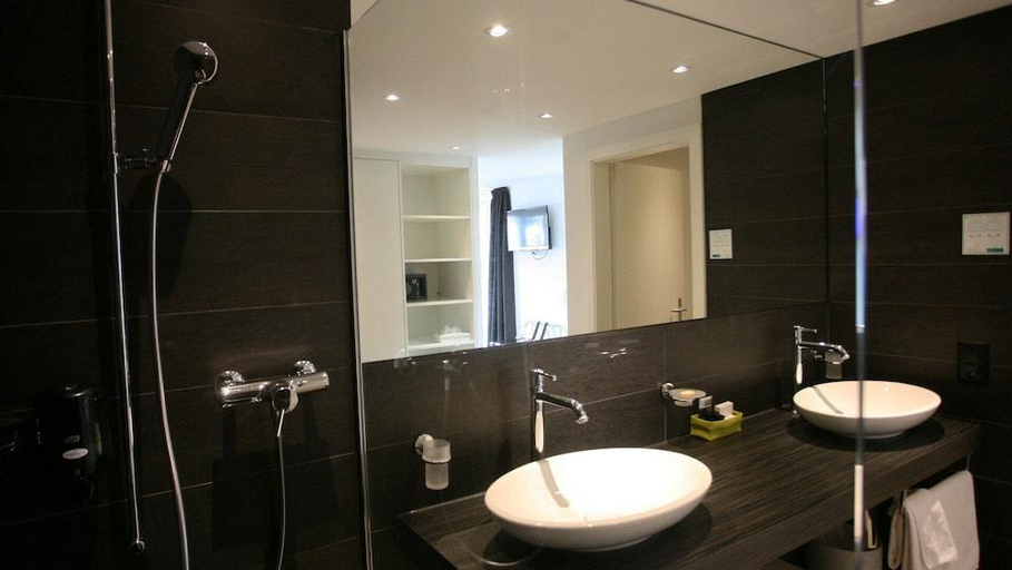 Bathroom 3, Hotel Collinetta, Locarno