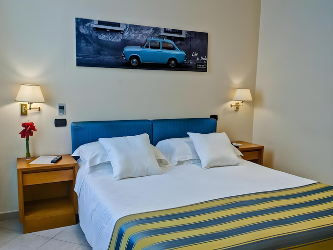Bedroom 2, Crosti Hotel & Residence, Rome