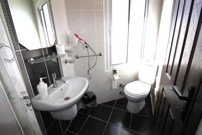 Bathroom 5, Bonapart Hotel, Çeşme