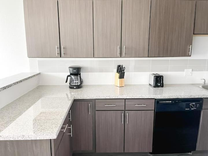 Others 4, Sleepover Downtown Cincinnati 1BD 1BA Apartments, Hamilton