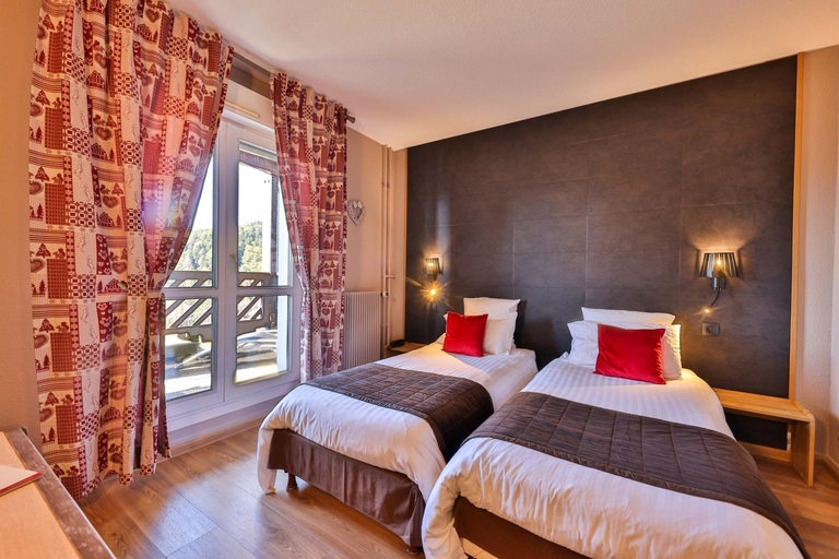 Bedroom 2, Logis Hotel Restaurant Panorama, Haut-Rhin
