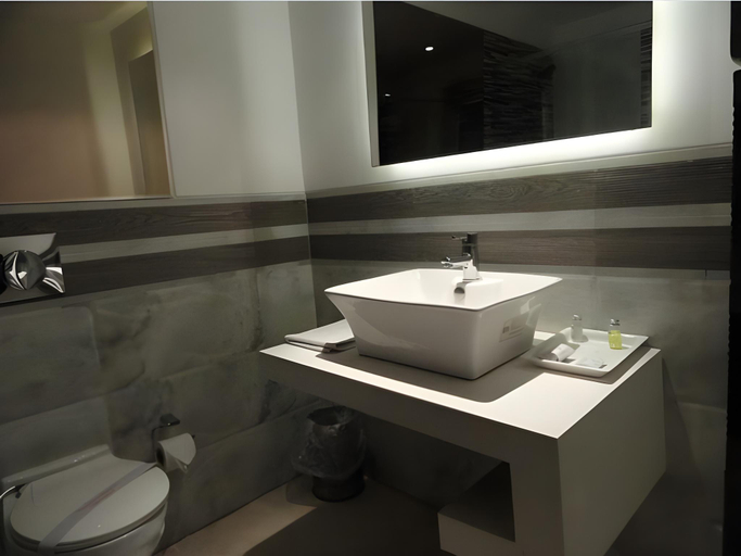 Bathroom 3, Hotel K.C. Residency, Chandigarh